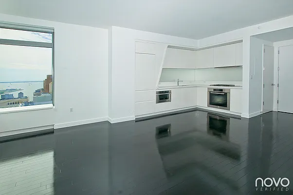 Rented by NOVO | media 32