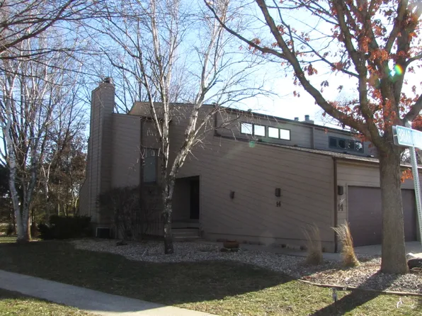 14 Briar Hill Cir, Champaign, IL 61822
