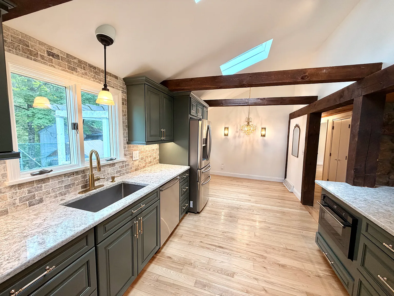 3 bed, 2000 sqft, $3,350 — Photo 4