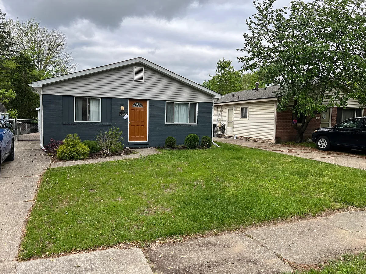Building Photo - 5847 N Berry St
