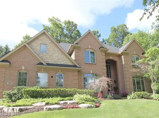 1665 Gleneagles, Highland, MI 48357