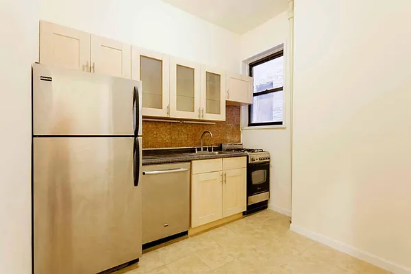 Rented by Town Residential | media 9