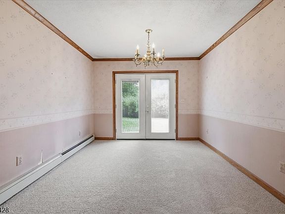 5th image of 2 Warren Pl