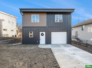 5611 Decatur St, Omaha, NE 68104