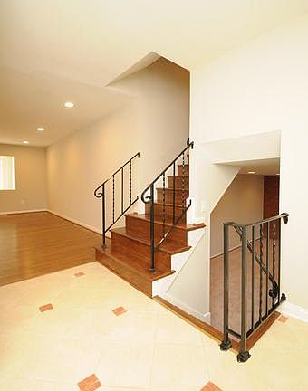 2nd image of 3117 Wynford Dr