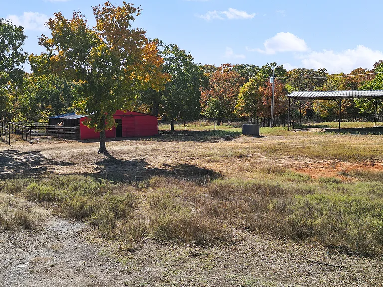 49044 W Highway 66 — Photo 22