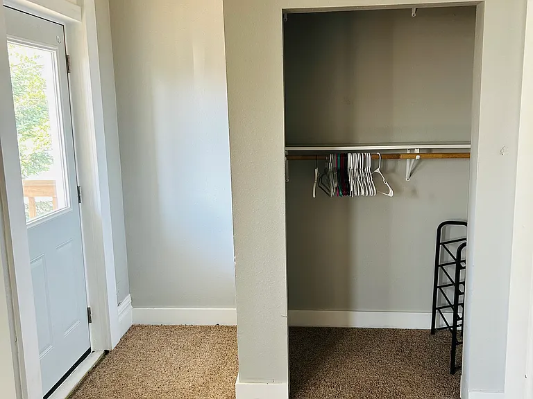 722 Glen Oak St #2 — Photo 5