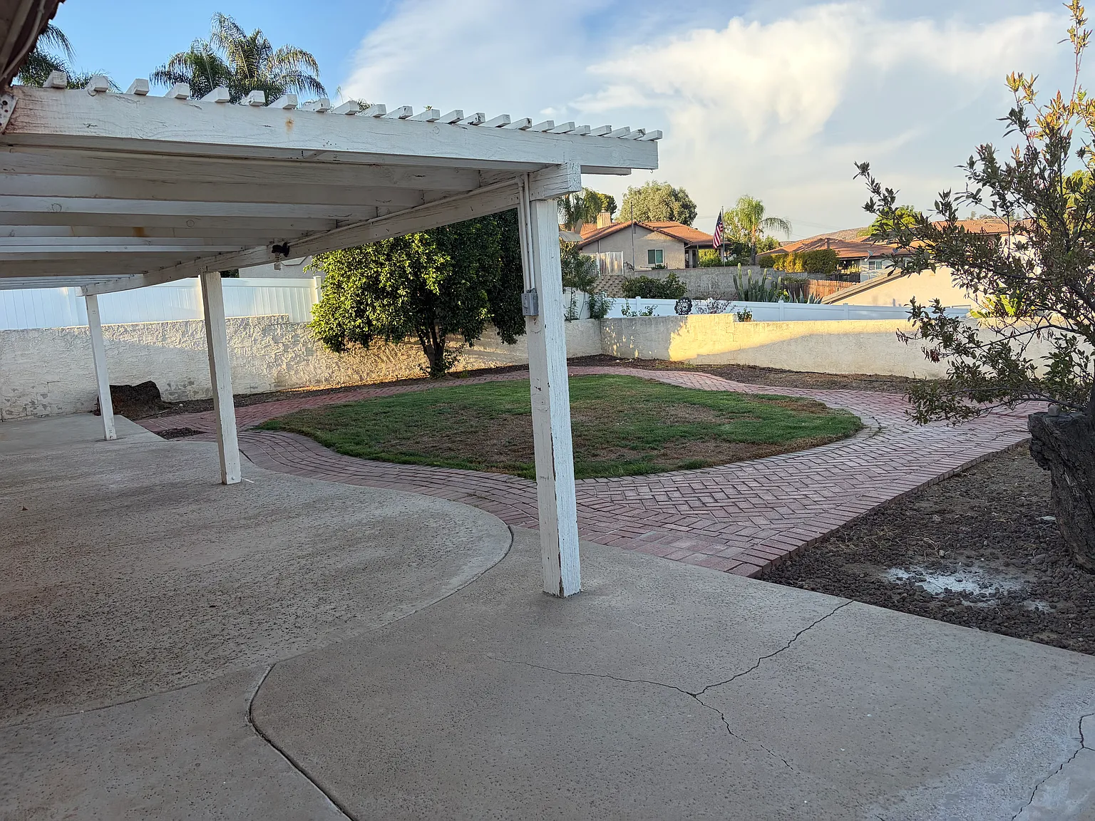 4 bed, 2049 sqft, $3,500 — Photo 4