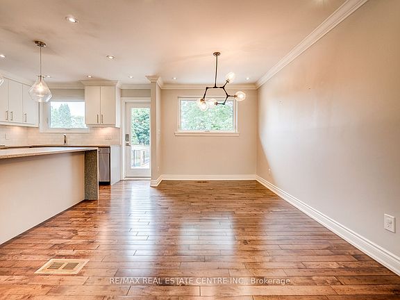 2nd image of 1222 Kensington Park Rd