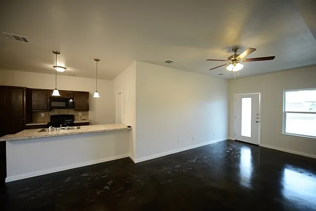4507 Skyflower Ln — Photo 5