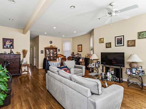 3rd image of 3508 W Diversey Ave