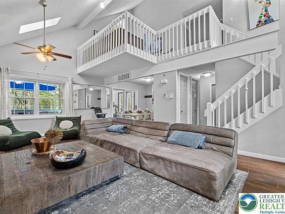 2nd image of 1489 Belgravia Dr