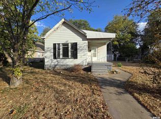 617 W Hanssler Pl, Peoria, IL 61604