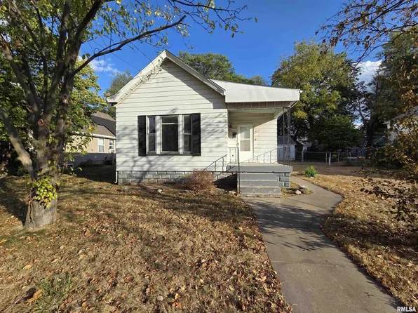 617 W Hanssler Pl, Peoria, IL 61604