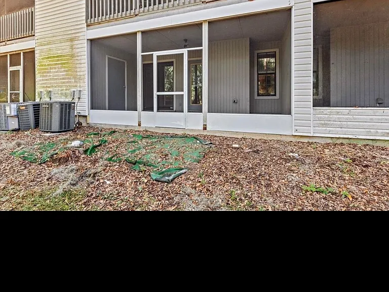 1101 Green Tree Ct #B — Photo 24