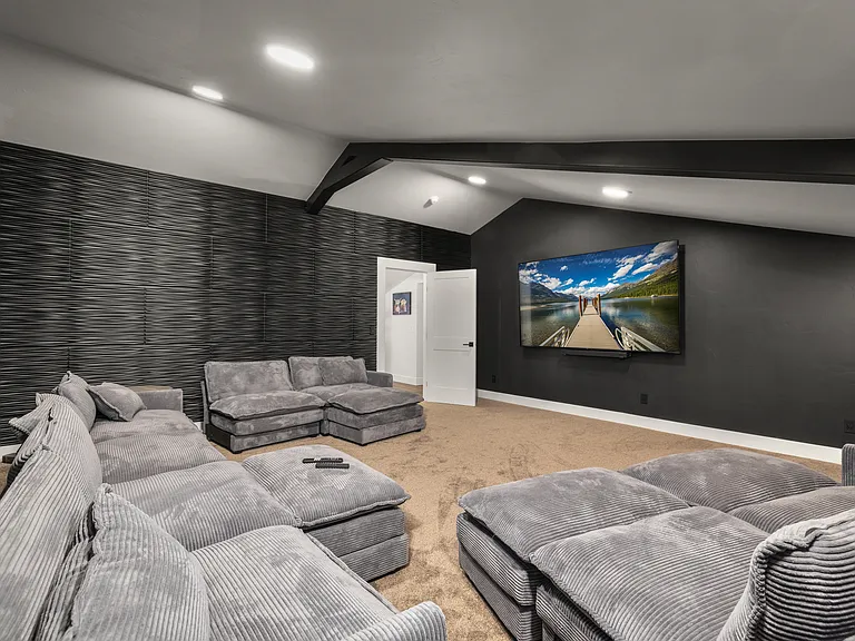 235 Cowboy Dr — Photo 18