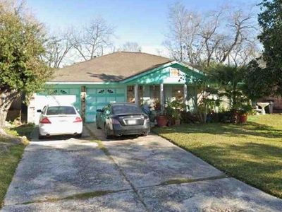 155 Coach Lamp Ln, Houston, TX, 77060