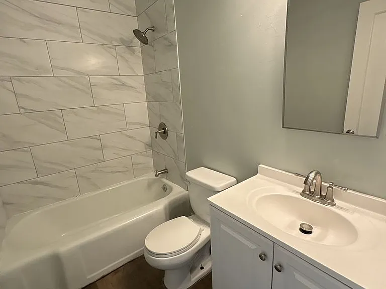 151 N Villa Ave — Photo 9