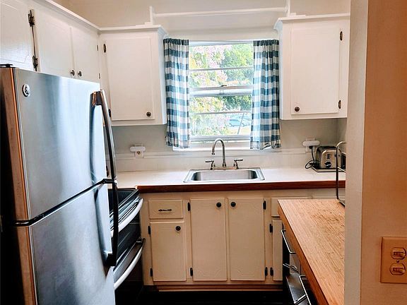 5th image of 137 Newport I #137