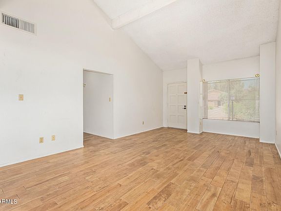 4th image of 8424 N CENTRAL Avenue #D
