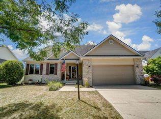 2503 Sugar Tree Dr, Fort Wayne, IN 46818