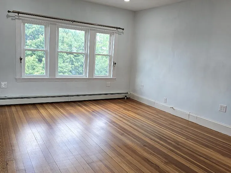 235 Washington Ave #5 — Photo 10