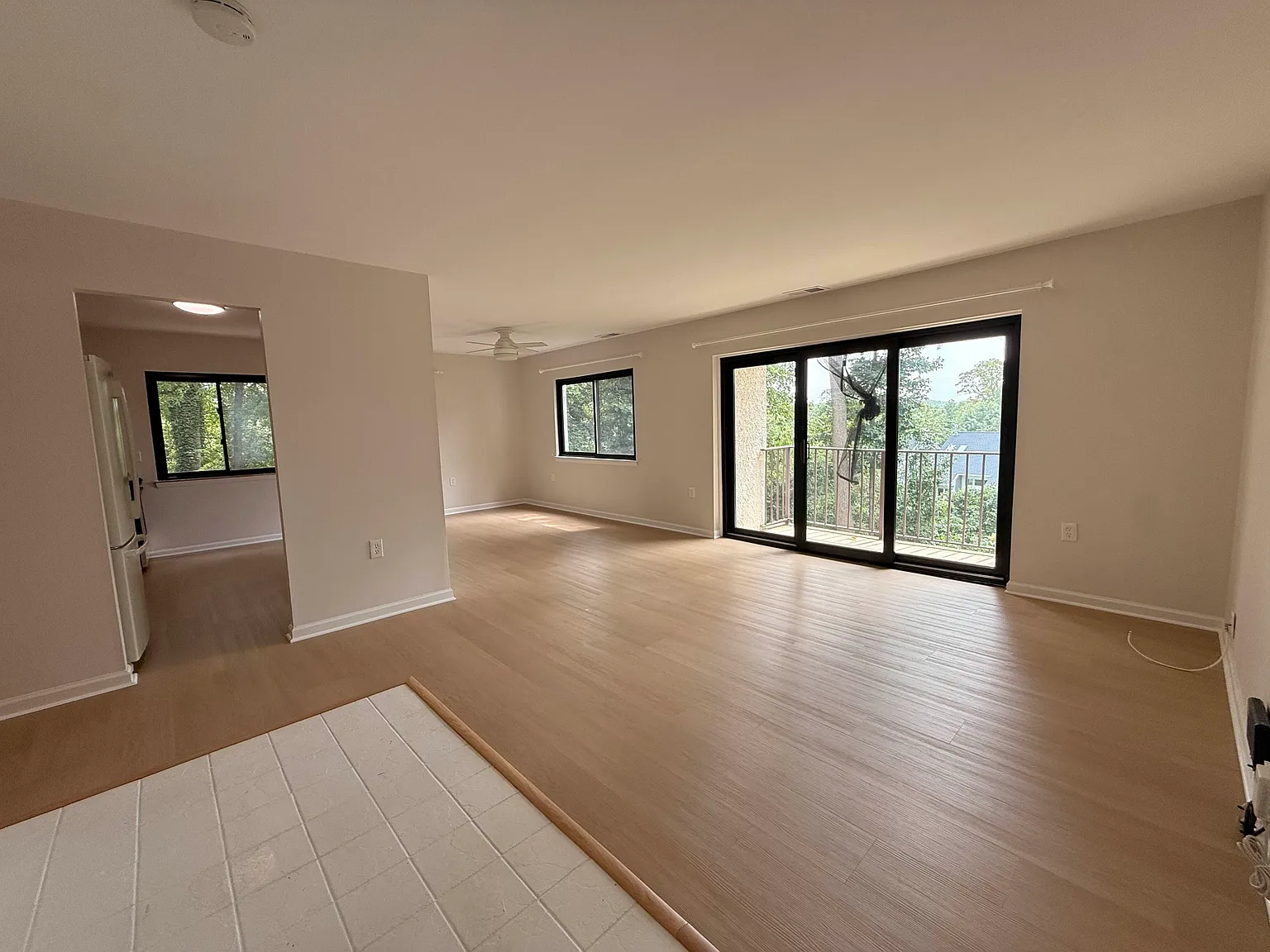 2 bed, 1000 sqft, $2,300 — Photo 1
