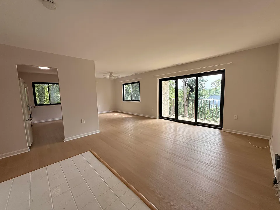 613 Oakland Hills Ct #201