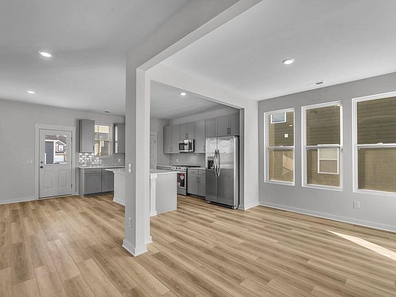 5th image of 361 Euclid Dr