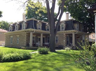 363 Prairie St APT 3, Elgin, IL 60120