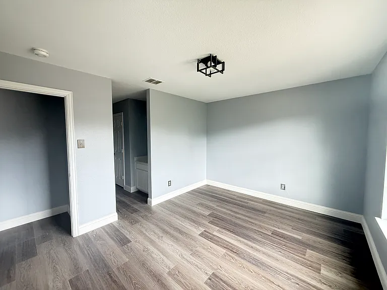 11021 Firefly Ln — Photo 4