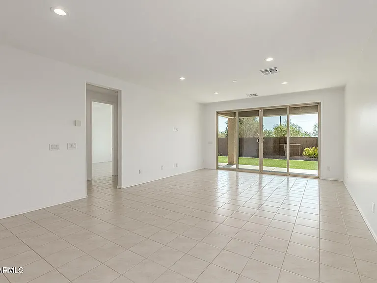 637 S Lamar Pl — Photo 12