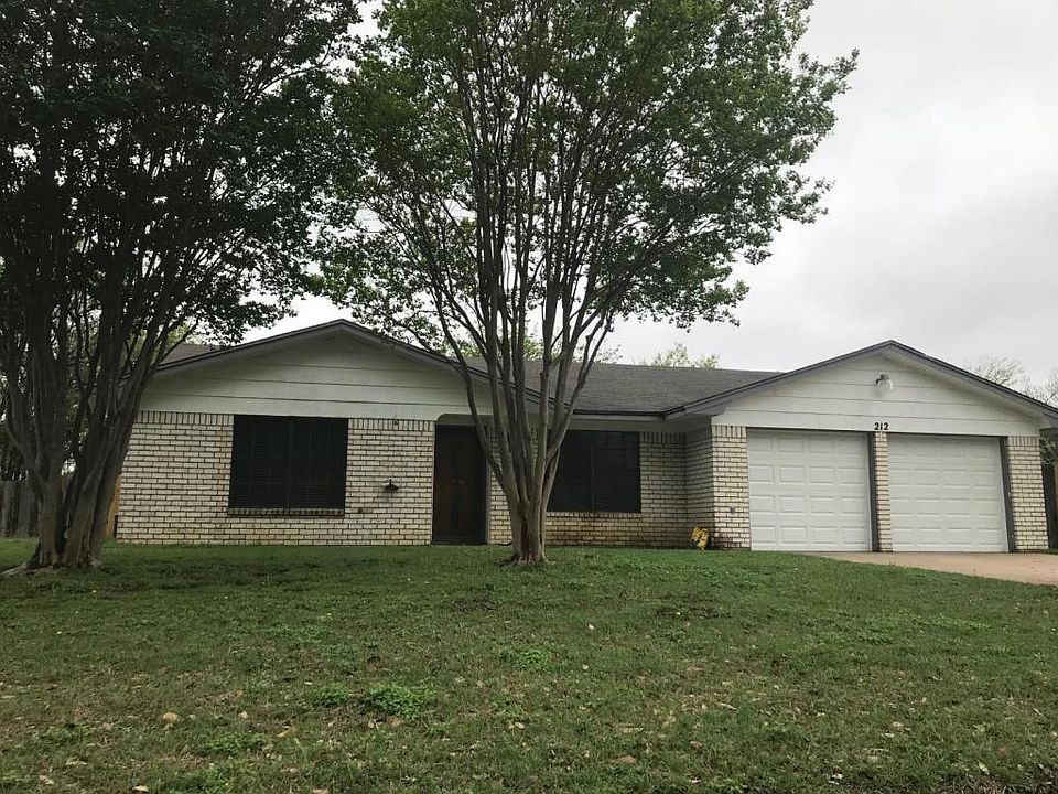 1st image of 212 W Cherokee Dr