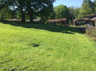 1537 Glenrock Rd, Louisville, KY 40216