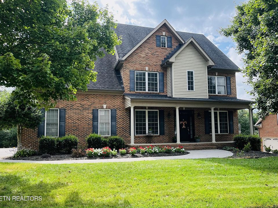1st image of 9630 Valley Woods Ln