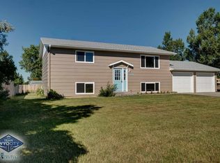 5220 Bel Vista Dr, Bar Nunn, WY 82601