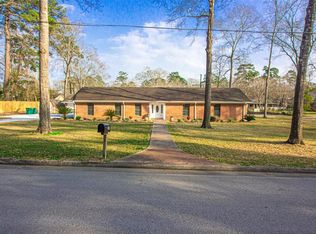 104 Longacre Dr, Conroe, TX 77304