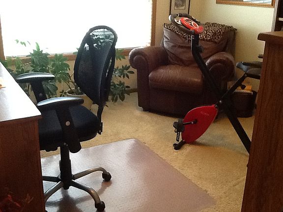 Smaller bedroom or office