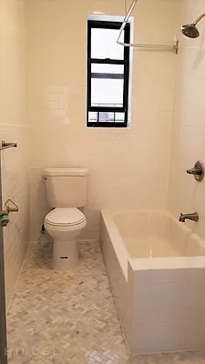 Rented by Hillel Realty Group | media 20