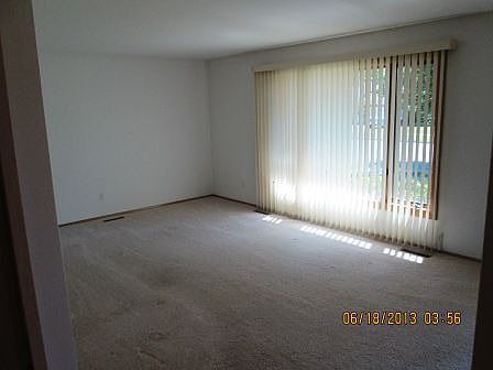5th image of 401 Meadow Dr