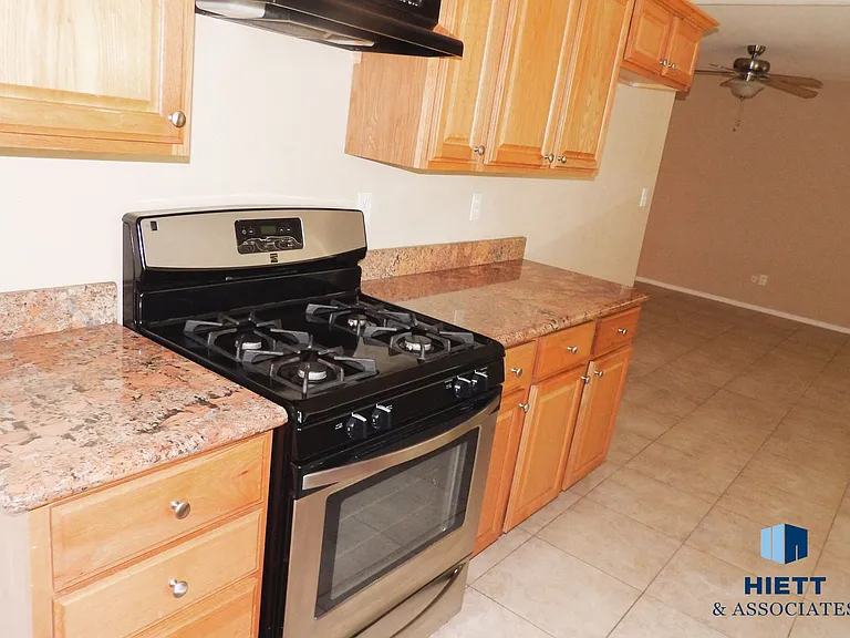 4624 Swan Dr — Photo 31