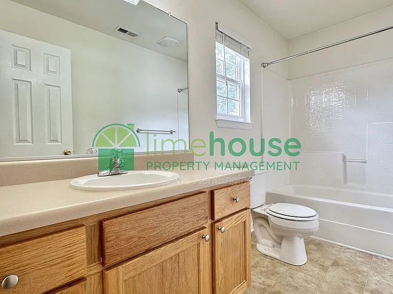 1323 Hoover Ave — Photo 14