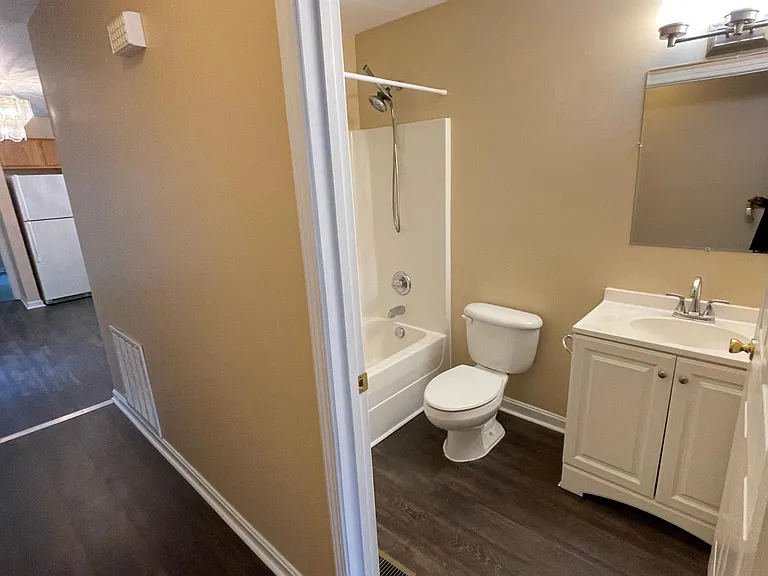 710 Finzer St — Photo 9