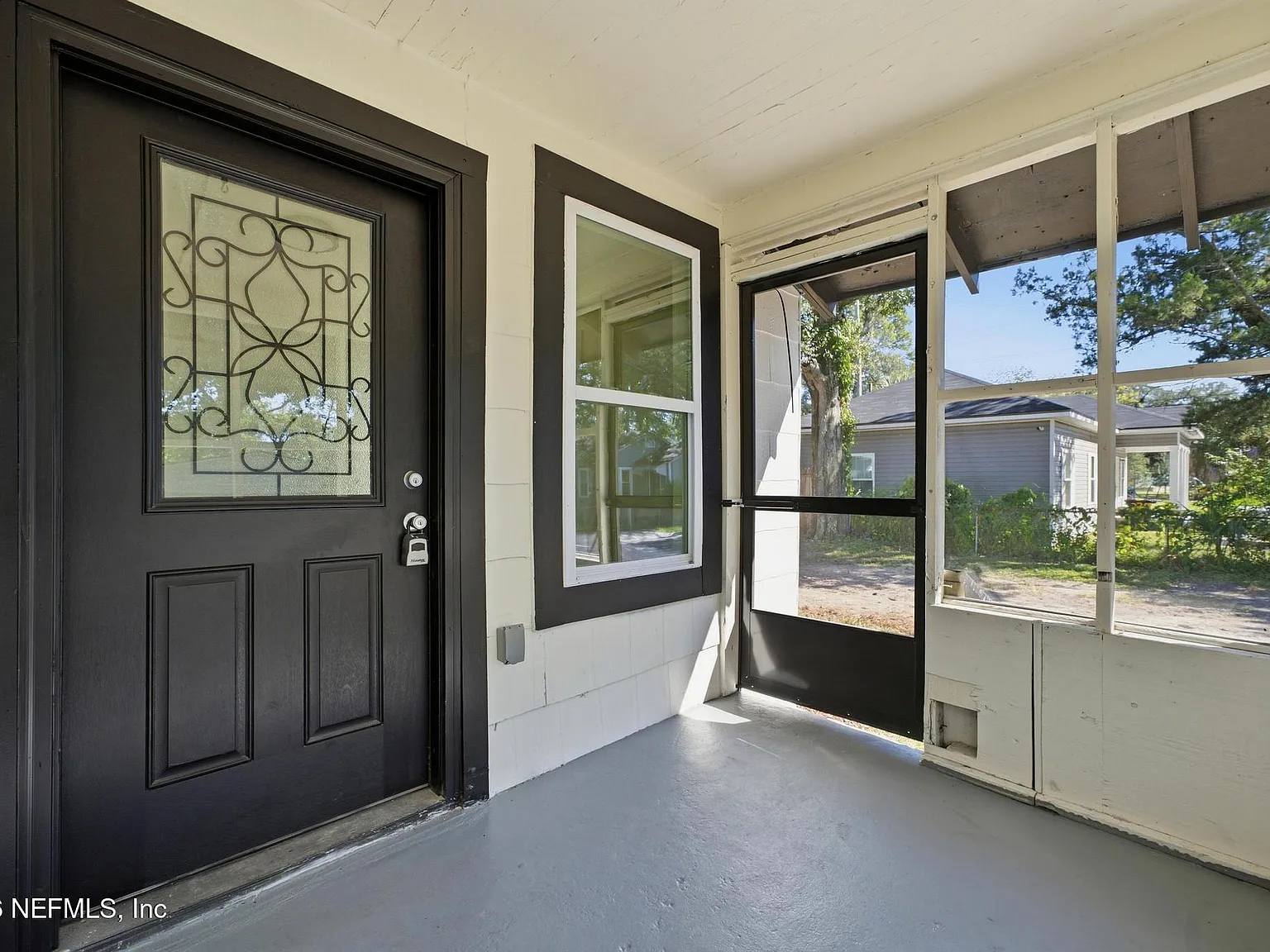 3 bed, 2.0 bath, 1164 sqft, $1,385 — Photo 3