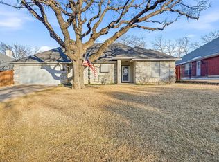 685 Cardinal Ridge Rd, Burleson, TX 76028
