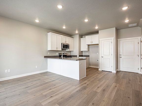 4th image of 129 Scenic Heights Rd #510