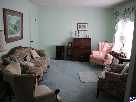 5th image of 423 Thames St