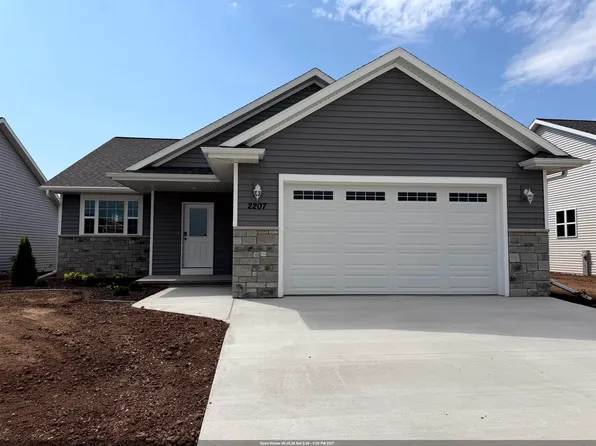 2207 E Golden Gate Dr, Appleton, WI 54913
