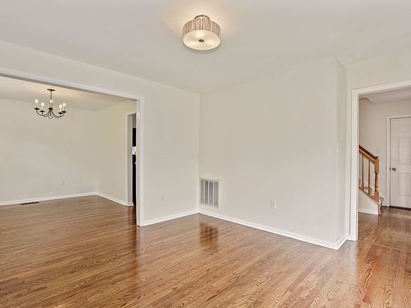4th image of 43101 Stonecottage Pl