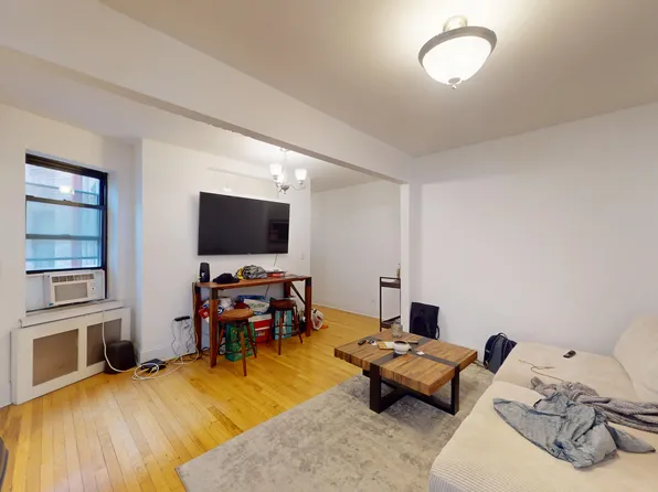 163 West 17th Street image 1 of 12